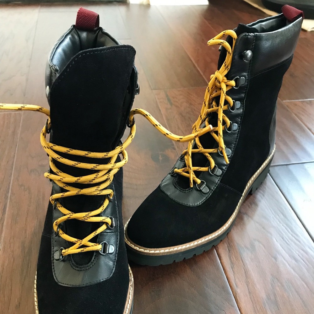 Eva Hiker Boots! NEW NEVER WORN! Urban Outfitters